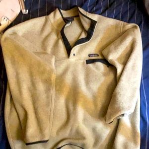Patagonia Pullover. Size Large. Good condition.